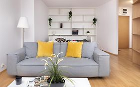 Warsaw Ursynów Modern Apartment by Noclegi Renters